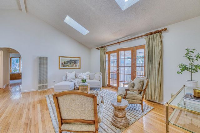 1205 Lincoln Avenue, Pacific Grove, CA 93950