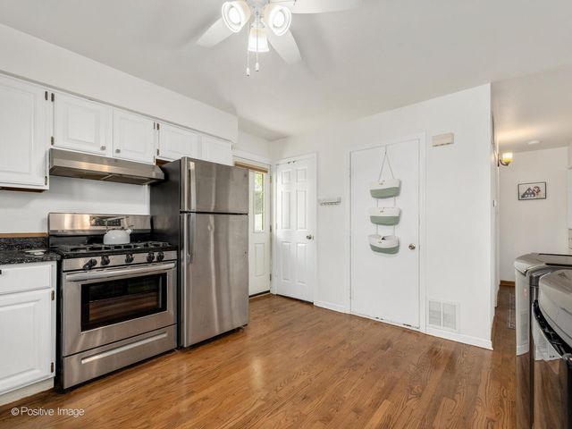 875 S York Street, Elmhurst, IL 60126