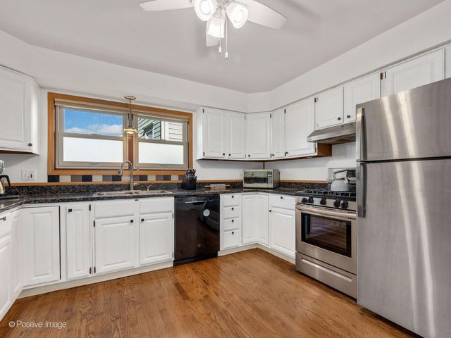 875 S York Street, Elmhurst, IL 60126