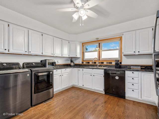 875 S York Street, Elmhurst, IL 60126