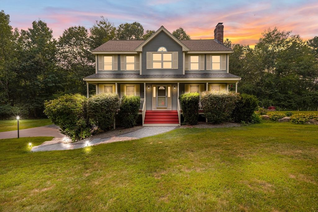 10 Bicknell Dr, Mendon, MA 01756