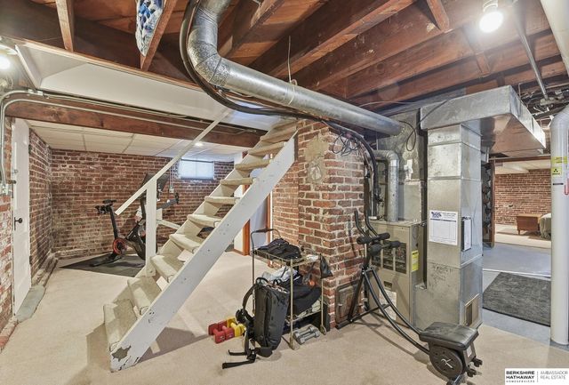 4341 Seward Street, Omaha, NE 68111