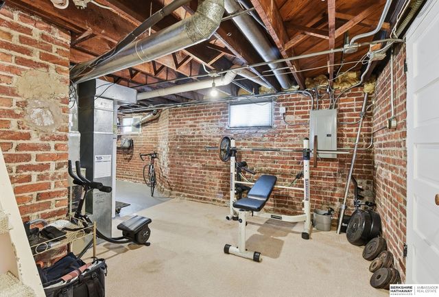 4341 Seward Street, Omaha, NE 68111