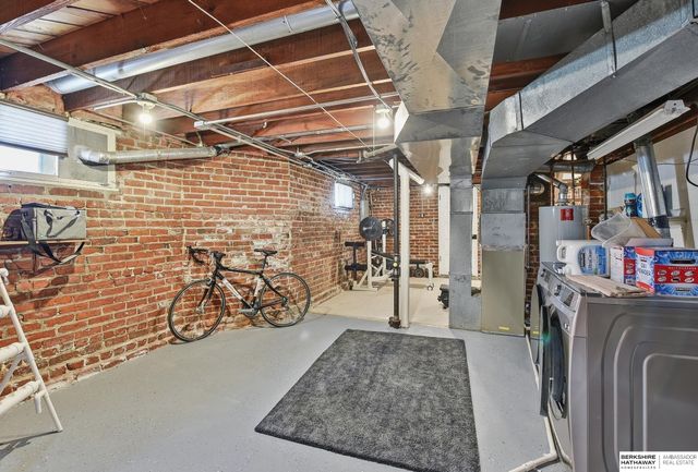 4341 Seward Street, Omaha, NE 68111