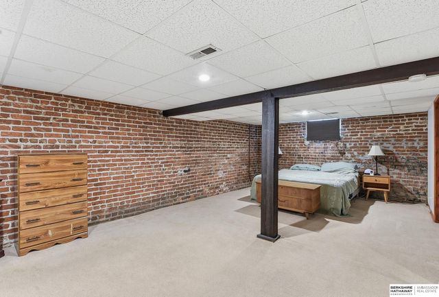 4341 Seward Street, Omaha, NE 68111