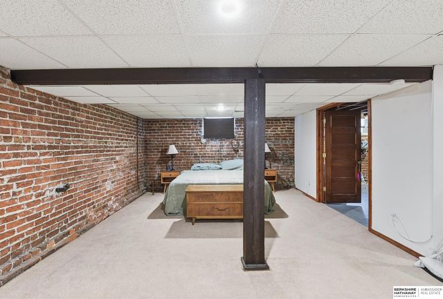 4341 Seward Street, Omaha, NE 68111