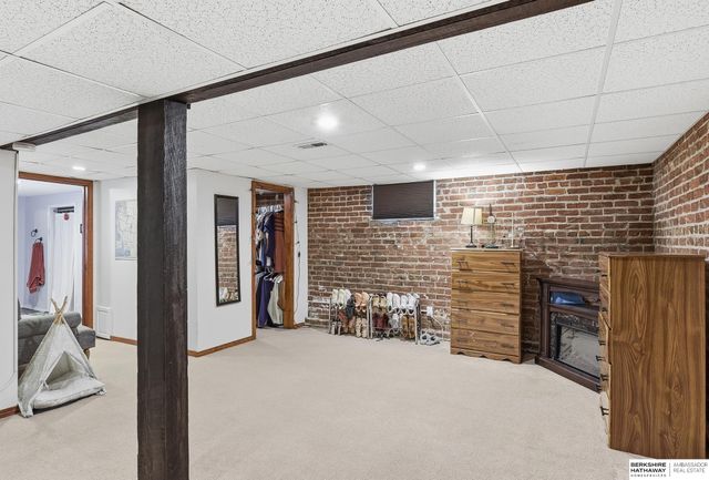 4341 Seward Street, Omaha, NE 68111