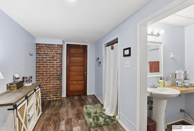 4341 Seward Street, Omaha, NE 68111