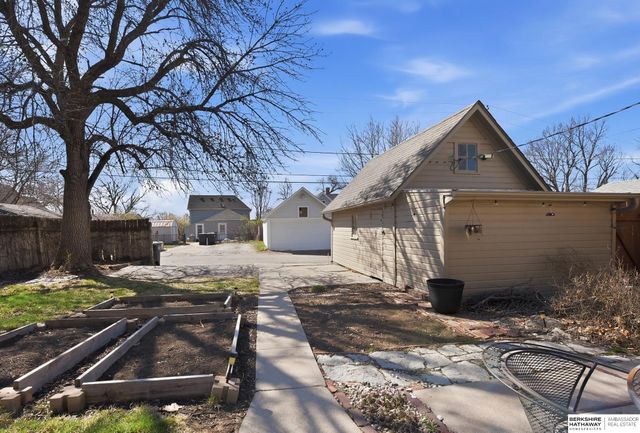 4341 Seward Street, Omaha, NE 68111