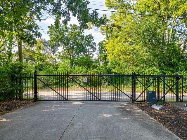 1000 E Martin Luther King Boulevard 101, Chattanooga, TN 37403