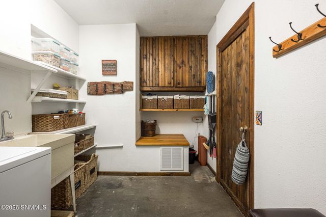 22205 N Valley Drive, Radium Springs, NM 88054