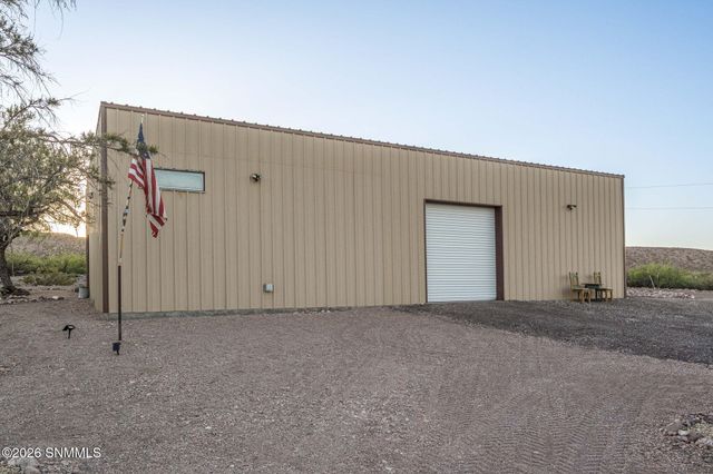 22205 N Valley Drive, Radium Springs, NM 88054