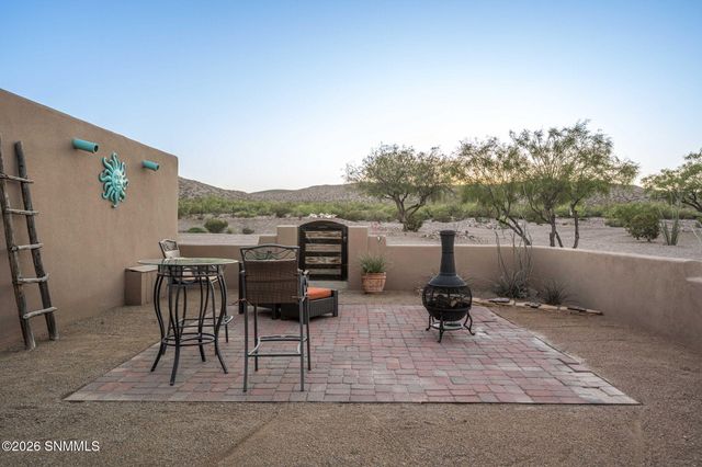 22205 N Valley Drive, Radium Springs, NM 88054