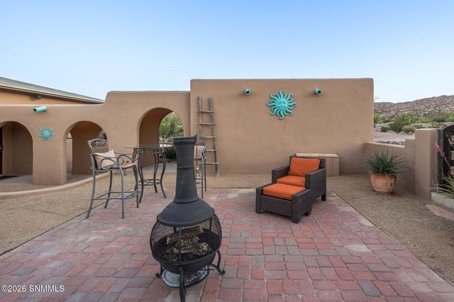22205 N Valley Drive, Radium Springs, NM 88054
