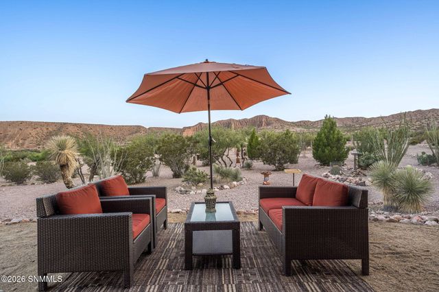22205 N Valley Drive, Radium Springs, NM 88054