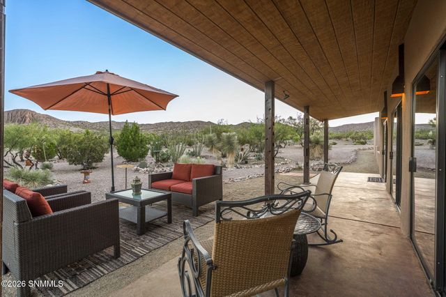 22205 N Valley Drive, Radium Springs, NM 88054