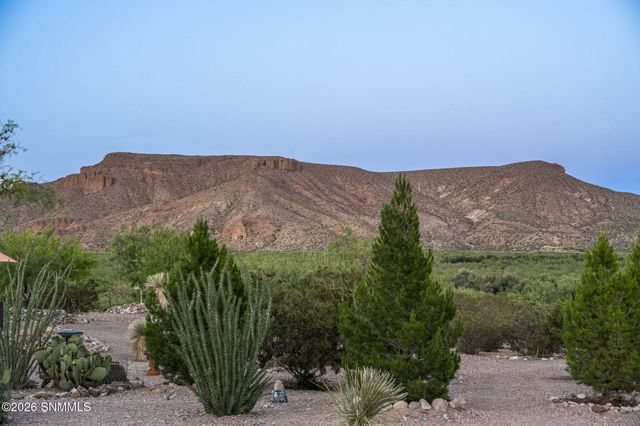 22205 N Valley Drive, Radium Springs, NM 88054