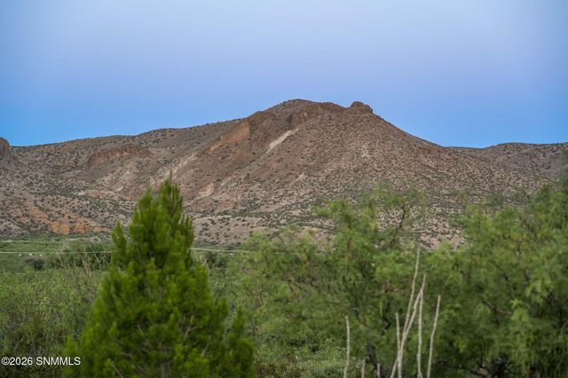 22205 N Valley Drive, Radium Springs, NM 88054