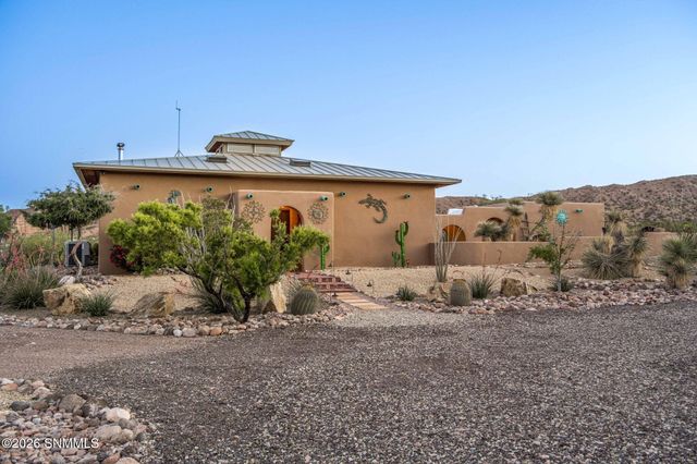 22205 N Valley Drive, Radium Springs, NM 88054