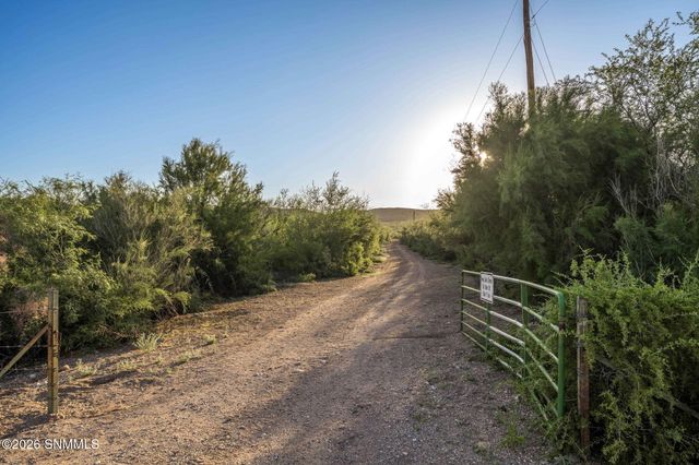 22205 N Valley Drive, Radium Springs, NM 88054