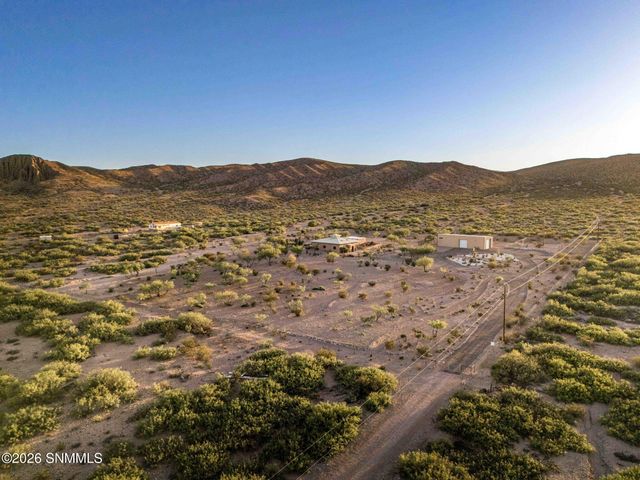 22205 N Valley Drive, Radium Springs, NM 88054