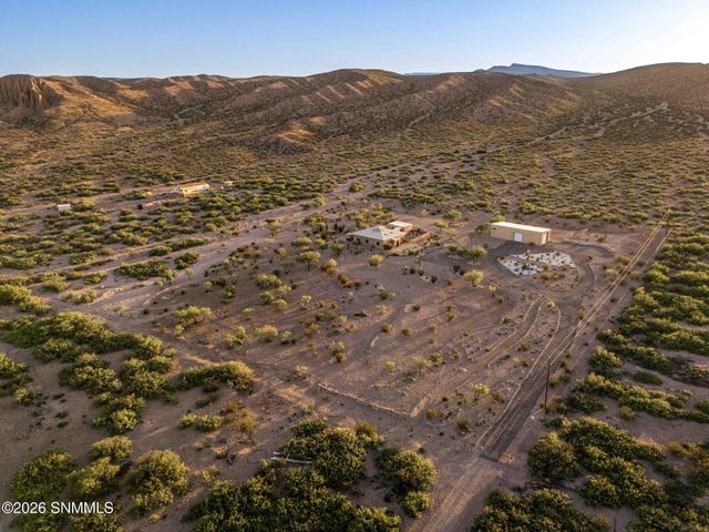 22205 N Valley Drive, Radium Springs, NM 88054