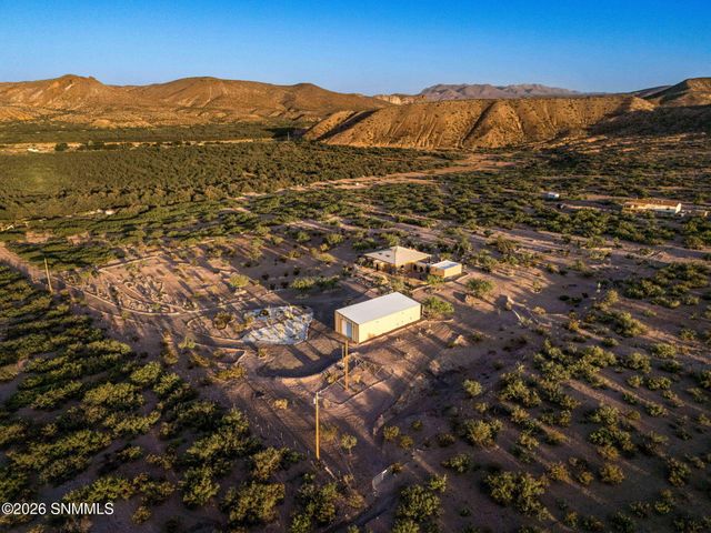 22205 N Valley Drive, Radium Springs, NM 88054
