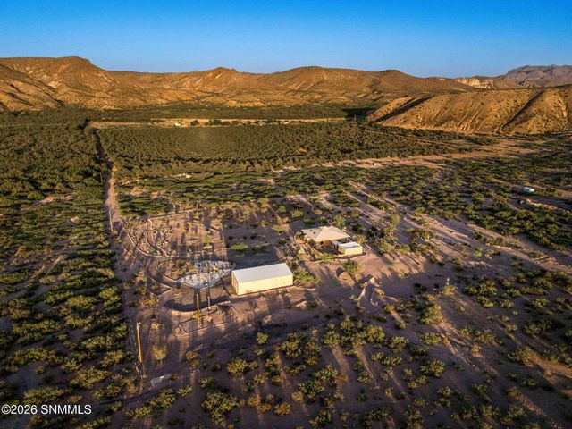 22205 N Valley Drive, Radium Springs, NM 88054