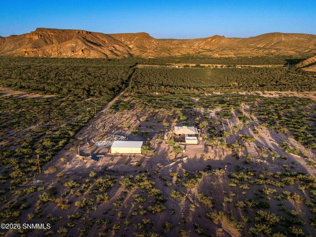 22205 N Valley Drive, Radium Springs, NM 88054