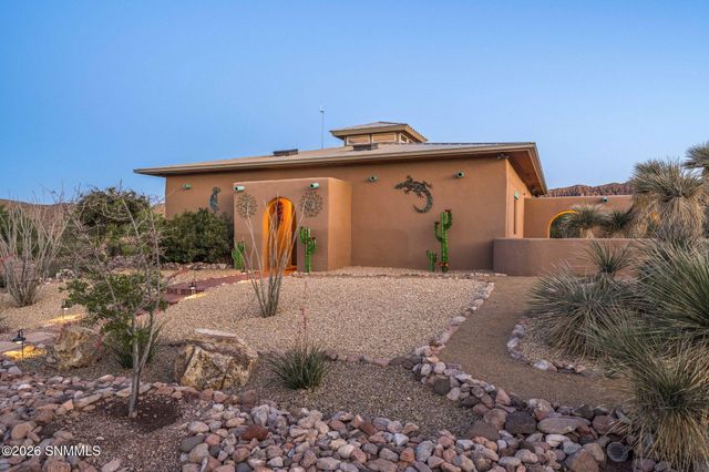 22205 N Valley Drive, Radium Springs, NM 88054