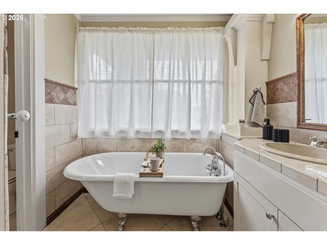2508 Ne TILLAMOOK St, Portland, OR 97212