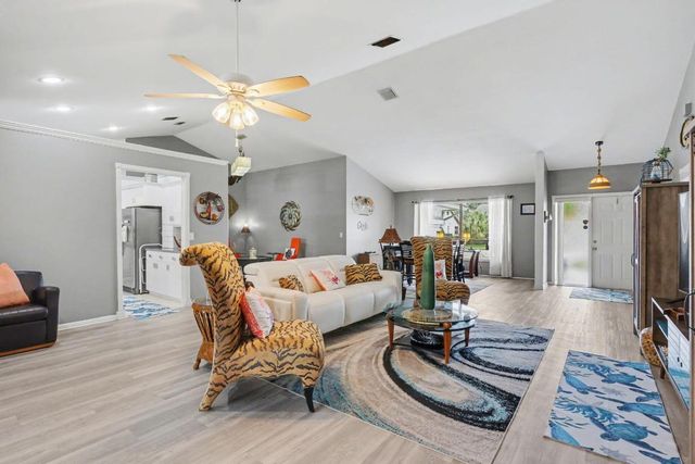 9284 Laurel Green Drive, Boynton Beach, FL 33437