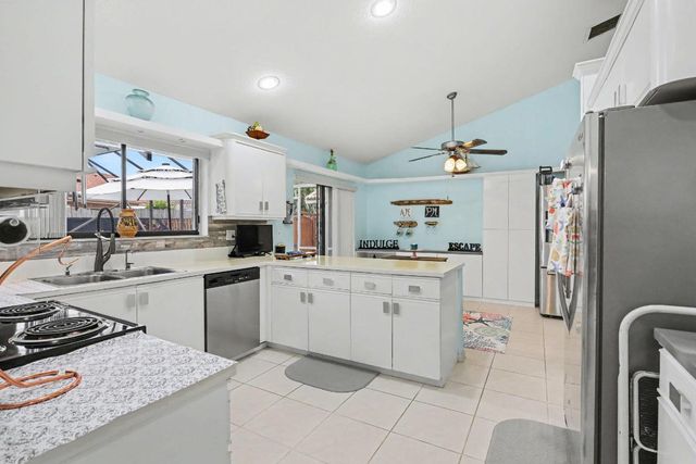 9284 Laurel Green Drive, Boynton Beach, FL 33437