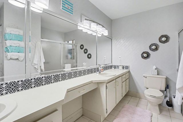 9284 Laurel Green Drive, Boynton Beach, FL 33437