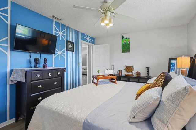 9284 Laurel Green Drive, Boynton Beach, FL 33437