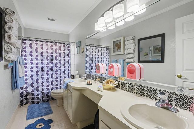 9284 Laurel Green Drive, Boynton Beach, FL 33437