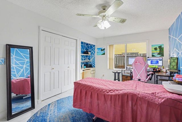 9284 Laurel Green Drive, Boynton Beach, FL 33437