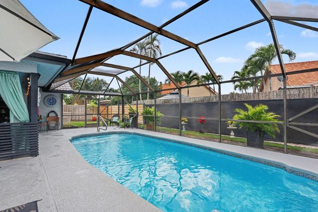 9284 Laurel Green Drive, Boynton Beach, FL 33437