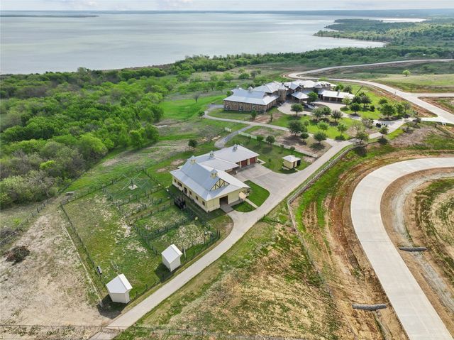 1613 Hillside Drive, Sanger, TX 76266