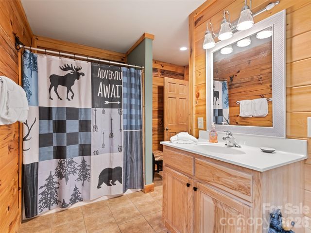 91 Copper Spur Road, Maggie Valley, NC 28751