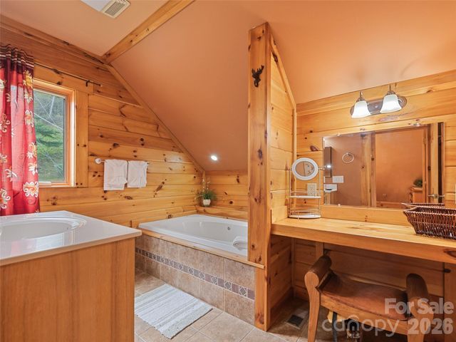 91 Copper Spur Road, Maggie Valley, NC 28751