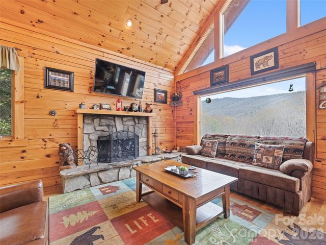91 Copper Spur Road, Maggie Valley, NC 28751