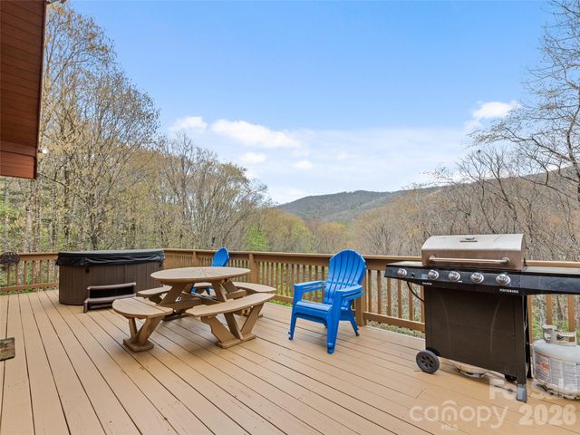 91 Copper Spur Road, Maggie Valley, NC 28751