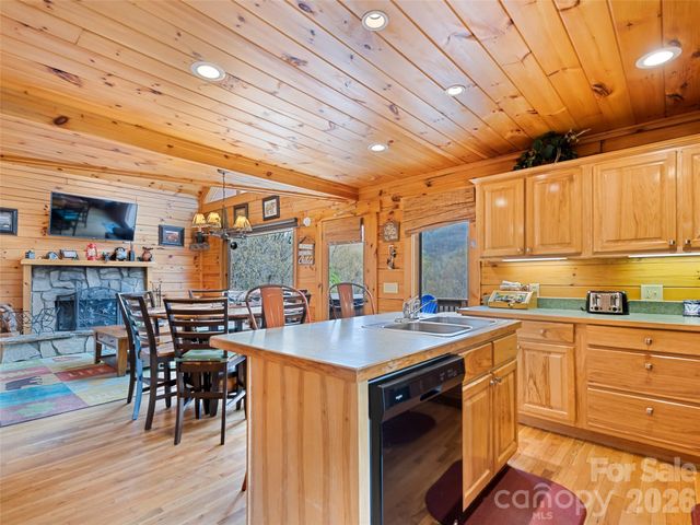91 Copper Spur Road, Maggie Valley, NC 28751