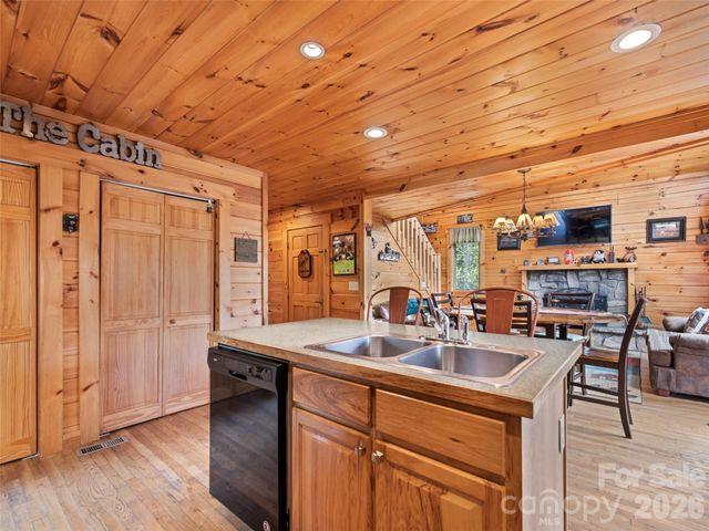 91 Copper Spur Road, Maggie Valley, NC 28751