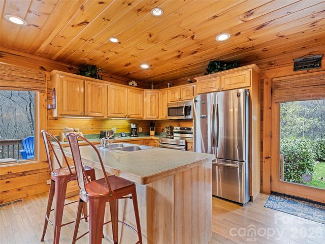 91 Copper Spur Road, Maggie Valley, NC 28751