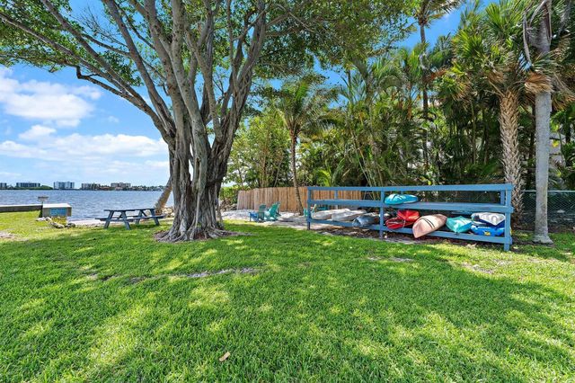 1516 S Lakeside Drive 106, Lake Worth Beach, FL 33460