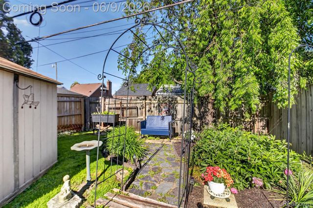 1834 15th, Wyandotte, MI 48192