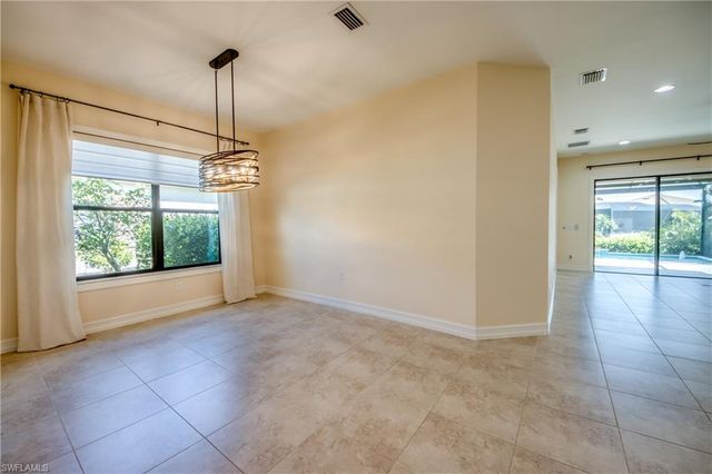 8260 Venetian Pointe DR, Fort Myers, FL 33908
