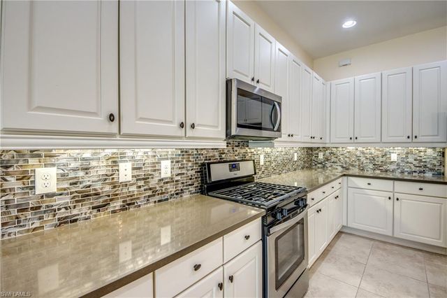 8260 Venetian Pointe DR, Fort Myers, FL 33908
